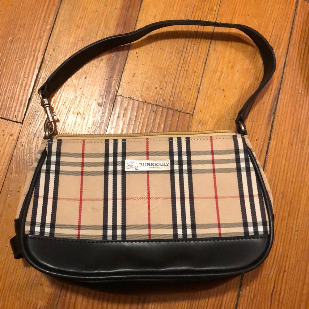Small Burberry purse